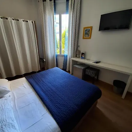 Brit Colbert Otel 3*