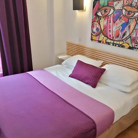 Otel Brit Colbert