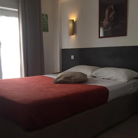 Brit Colbert Otel 3*