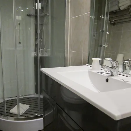 Brit Colbert Otel 3*