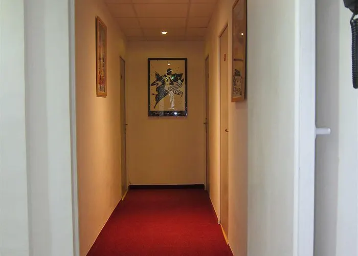 Brit Colbert Antibes