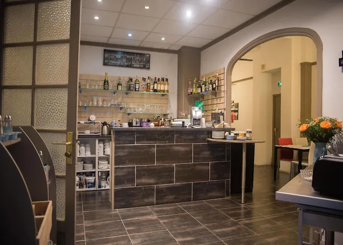 Brit Colbert Hotel Antibes