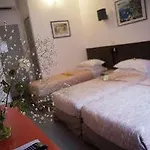 Brit Colbert Hotel 3*