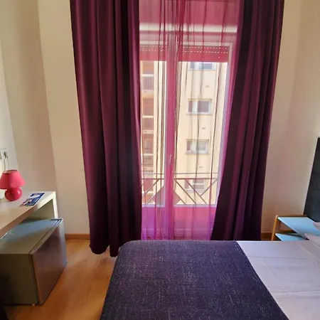 فندق Brit Colbert 3*