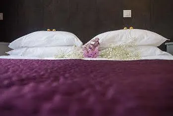 Brit Colbert 3* أنتيب