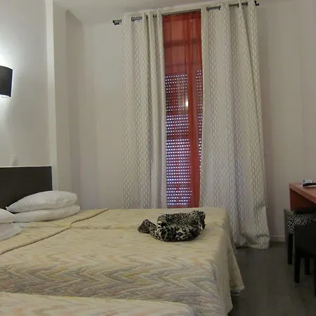 Brit Colbert فندق أنتيب