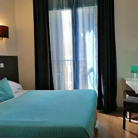 Brit Colbert Antibes