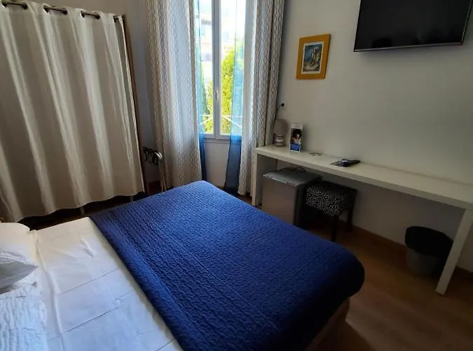 Brit Colbert Hotel 3*