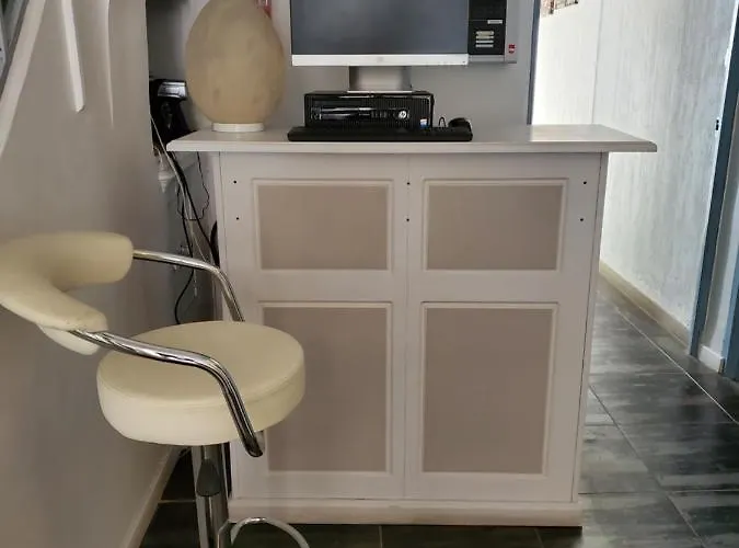 Brit Colbert Antibes