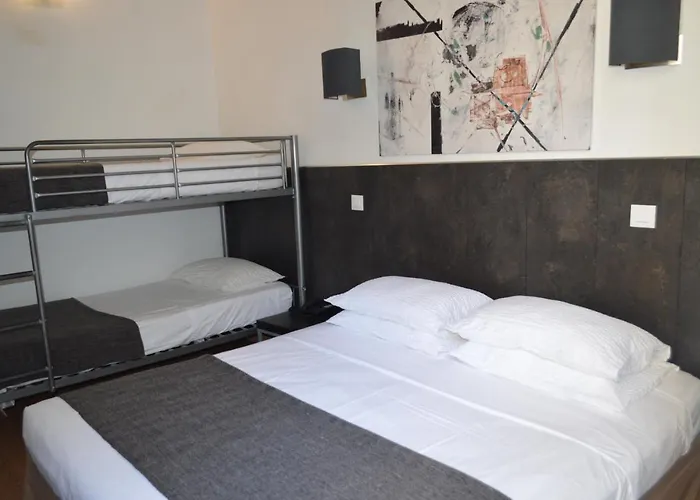 Hotel Brit Colbert 3*