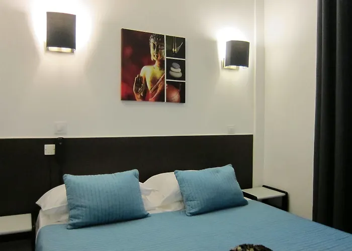 Brit Colbert Antibes