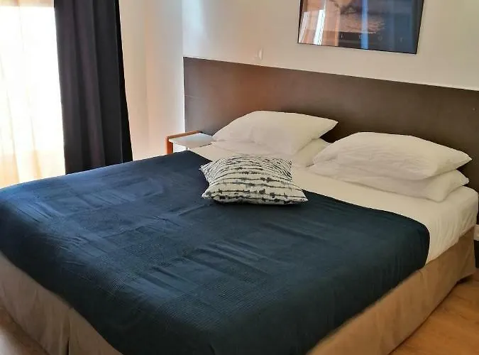 Hotel Brit Colbert 3*