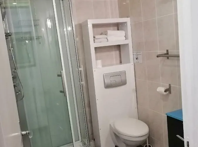 Brit Colbert Antibes