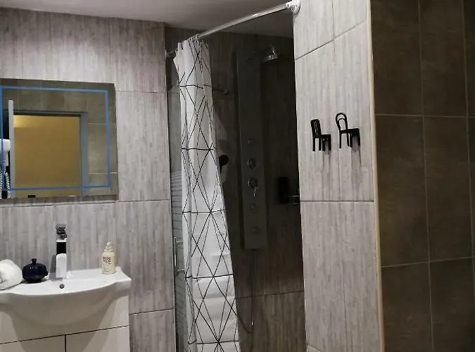 Brit Colbert Hotel Antibes