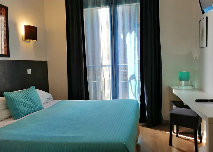 Brit Colbert Antibes